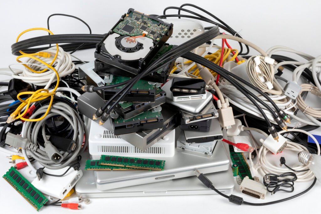 Residuos electrónicos cuándo una empresa ya necesita recolección especializada y no descarte improvisado